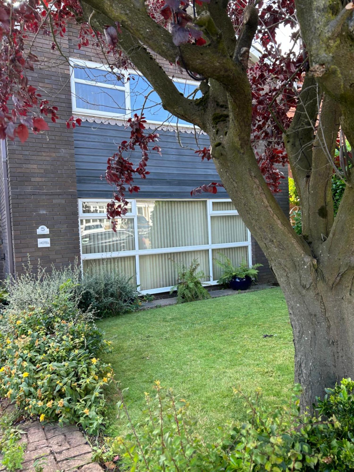 Lowri Cottage Hotel Shenstone Eksteriør bilde